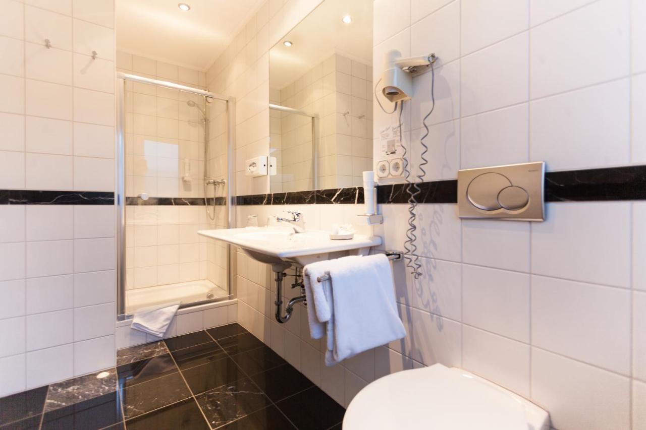 Hotel-Restaurant Zur Krone Löhnberg Oda fotoğraf